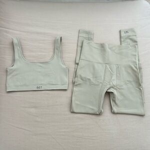 Set Active Bra and Leggings Set 🥛 Both Size XS